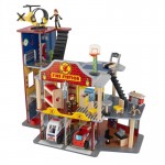 Statie de Pompieri - Deluxe Fire Rescue Station Kidkraft- Centru de joaca din lemn cu masinute de pompieri Statie de Pompieri - Deluxe Fire Rescue Station Kidkraft- Centru de joaca din lemn cu masinute de pompieri